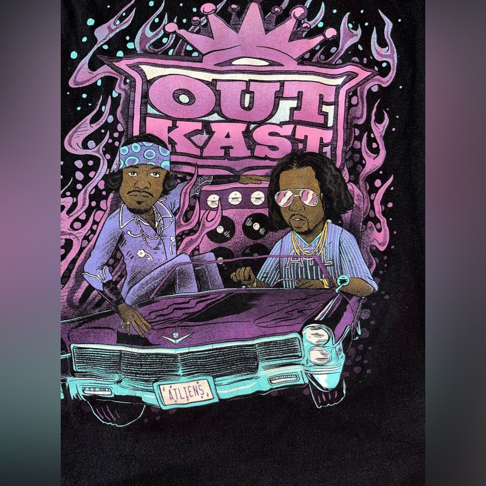 Outcast Vintage tshirt
